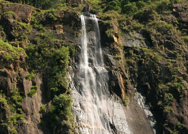 Bambarakanda Falls